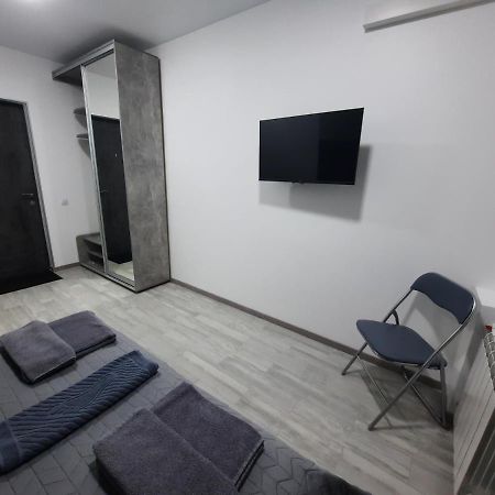 Посуточно Мини-Студия Метро Минская Киев מראה חיצוני תמונה